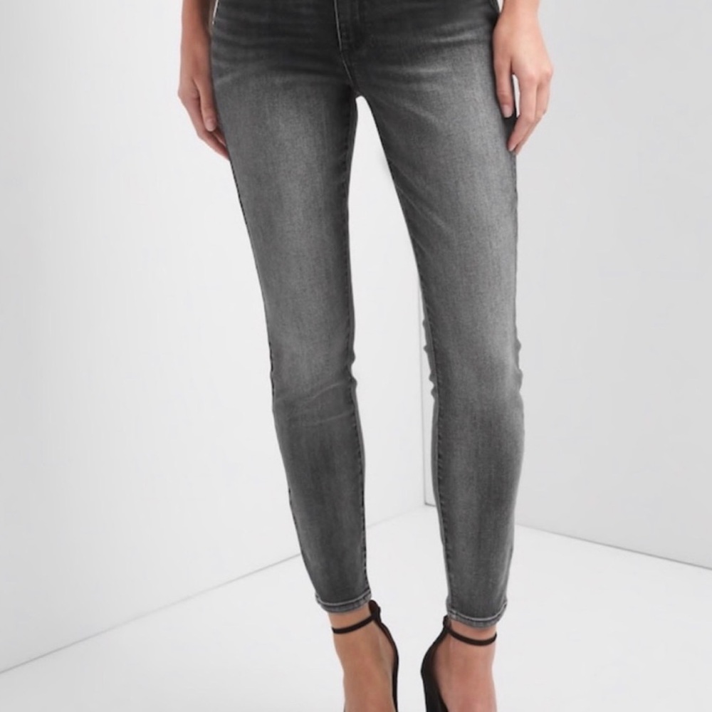 GAP High-Rise Jeans Super Skinny Your Favorite Jegging NET Womens 28 Regular